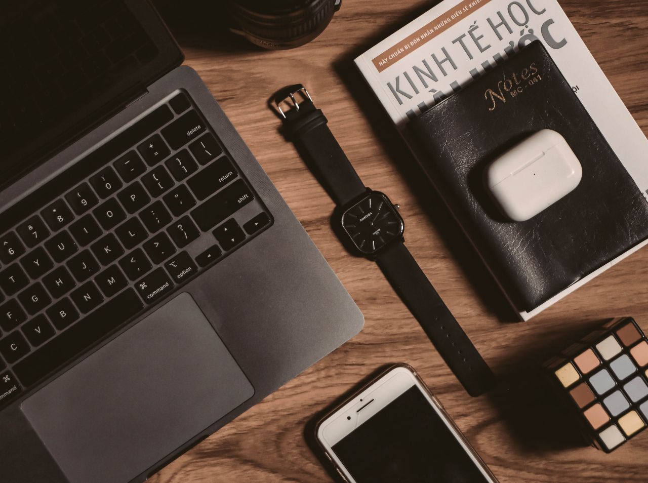 Blue professional construction company logo video (1280 x 954 px) (1280 x 954 px) (2).jpg